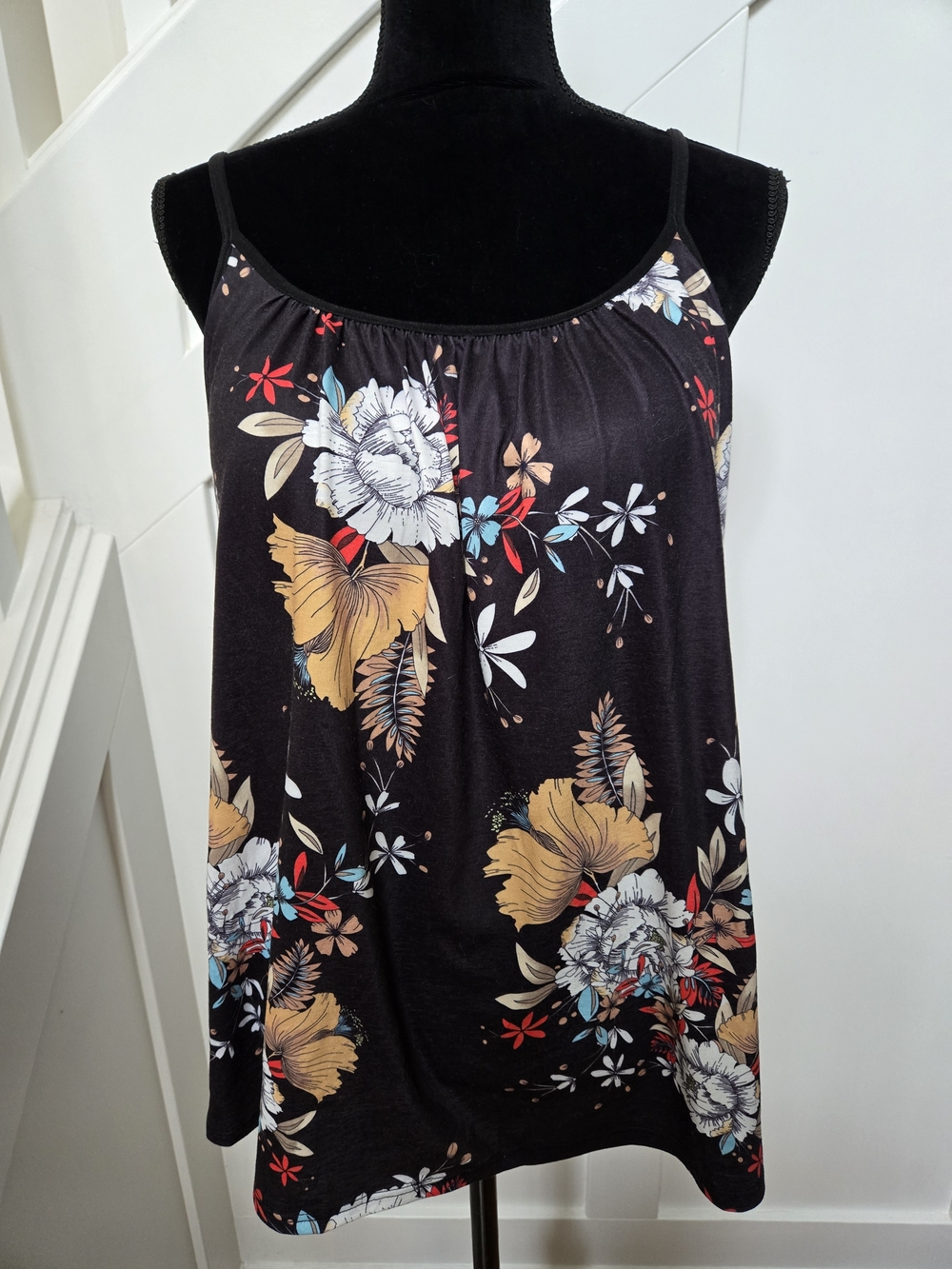 Black Floral Spaghetti-Strap Women's Tank Top With Built-In Bra